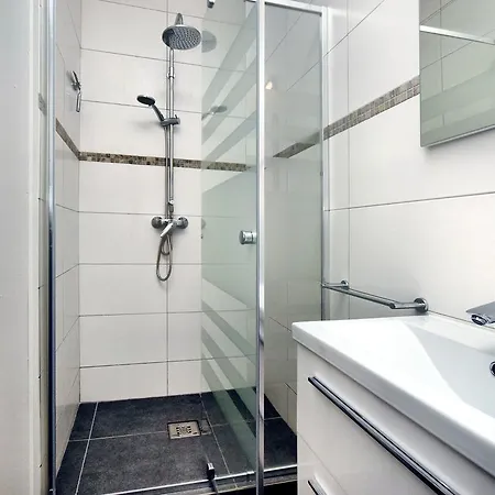 Luxurious Holiday In With Sauna *